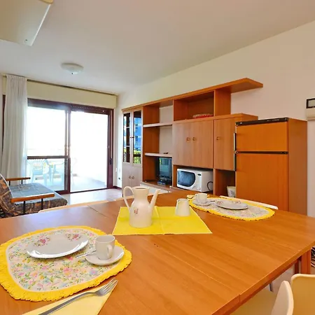 Overlooking The Sea And The Marina Apartment Lignano Sabbiadoro
