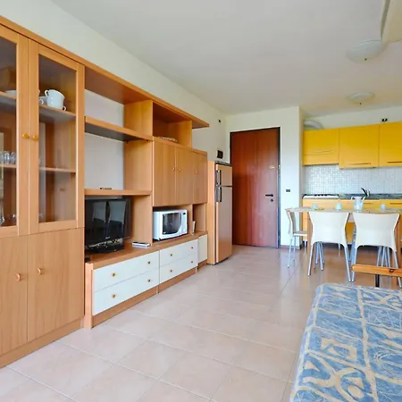 Overlooking The Sea And The Marina Apartment *