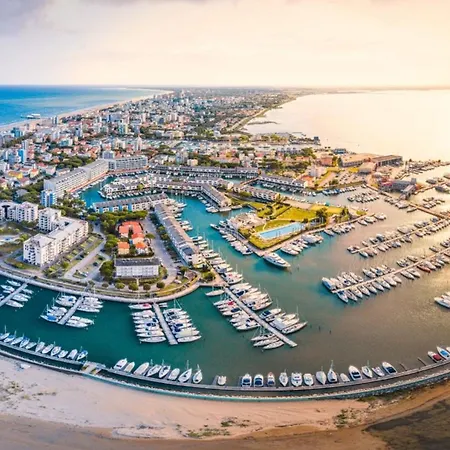 Apartment Overlooking The Sea And The Marina Lignano Sabbiadoro